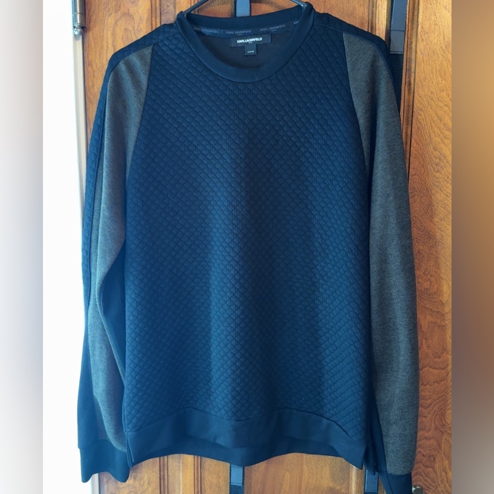 Karl Lagerfeld Men's Textured Black and Olive Green Crewneck Sweater